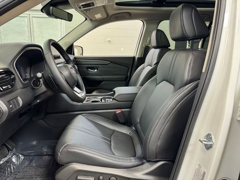 New 2026 Honda Pilot Touring image 12