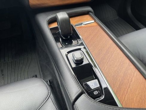 Used 2023 Volvo XC90 B6 Plus w/ Protection Package AWD/4WD image 24