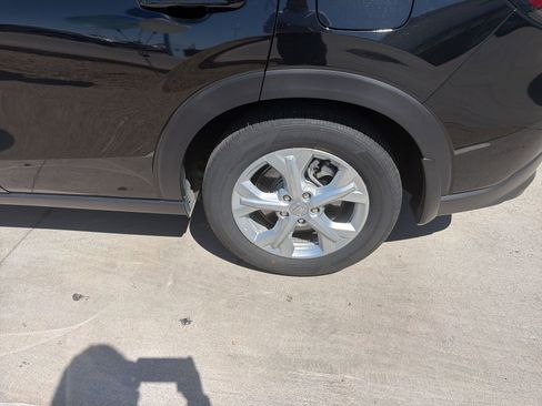 Used 2025 Honda HR-V LX image 12