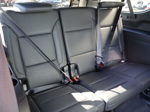 Certified 2024 Chevrolet Suburban LT w/ LT Signature Package image 39