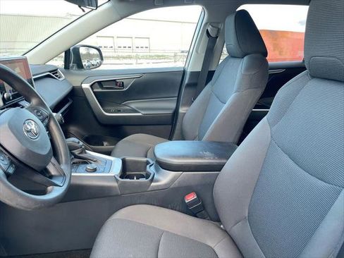 Certified 2025 Toyota RAV4 LE image 10