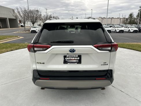 Certified 2023 Toyota RAV4 SE image 9