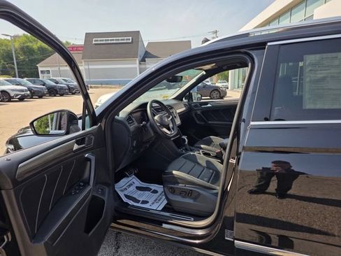 Certified 2023 Volkswagen Tiguan SEL R-Line AWD/4WD image 15