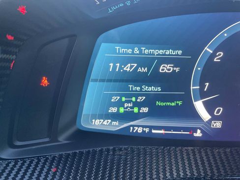 Used 2024 Chevrolet Corvette Stingray Preferred Cpe w/ Z51 Performance Package image 12