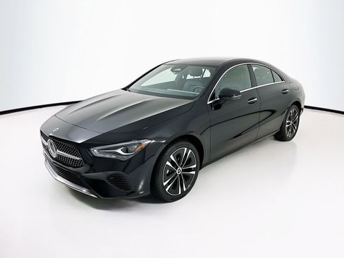 Used 2025 Mercedes-Benz CLA 250 image 3