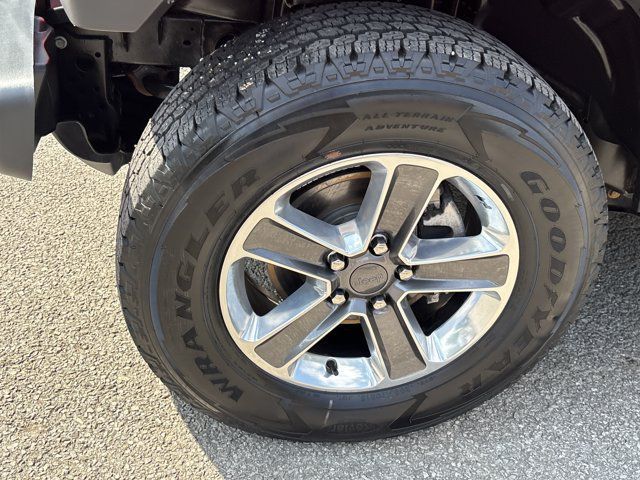 Used 2022 Jeep Wrangler Unlimited Sahara w/ Cold Weather Group AWD/4WD image 13