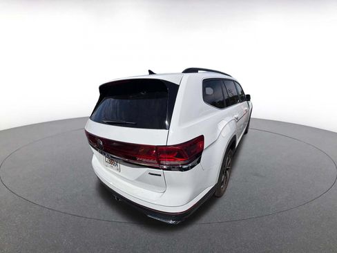 Used 2024 Volkswagen Atlas SE FWD image 10