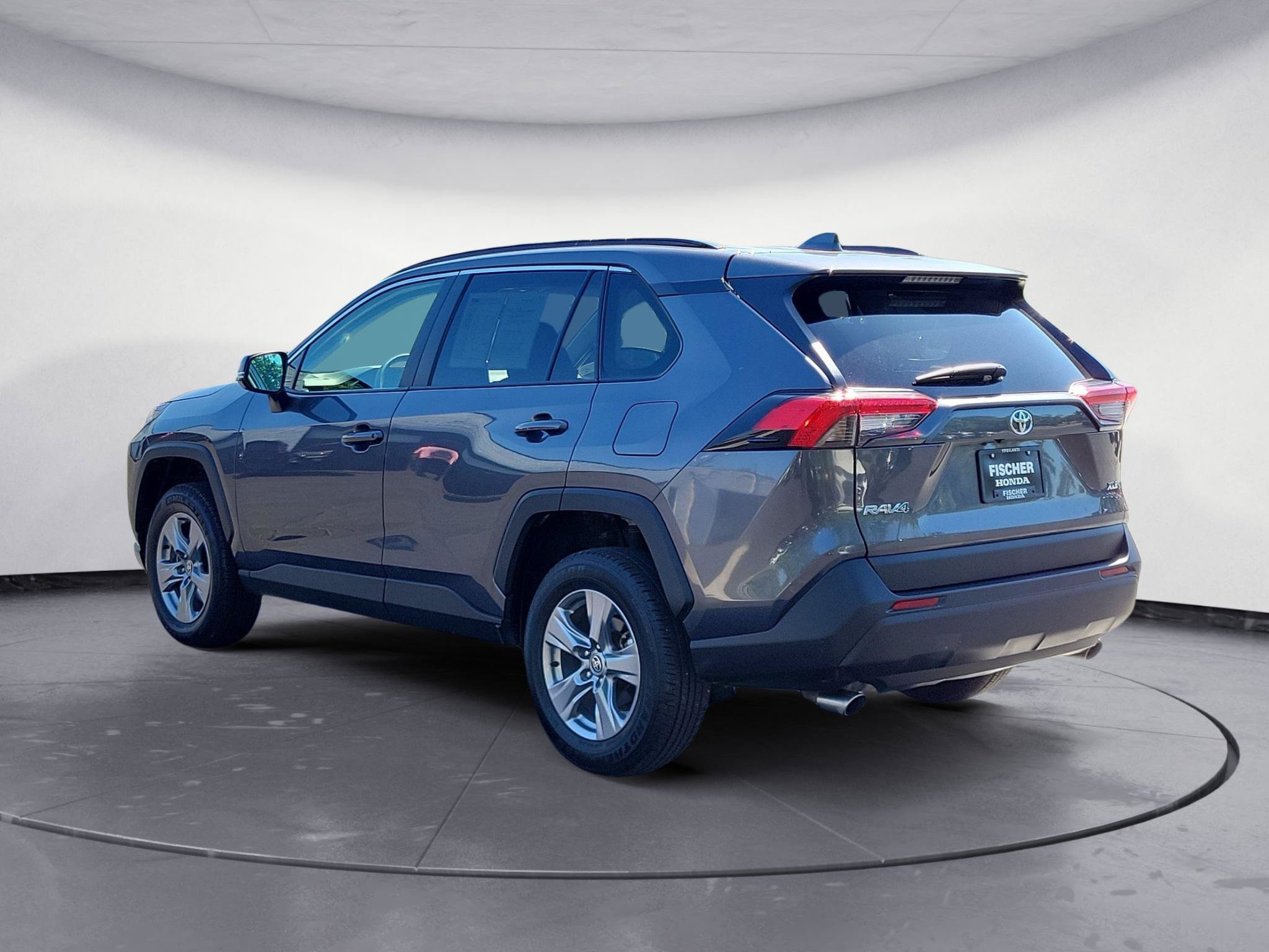 Used 2025 Toyota RAV4 XLE FWD image 4