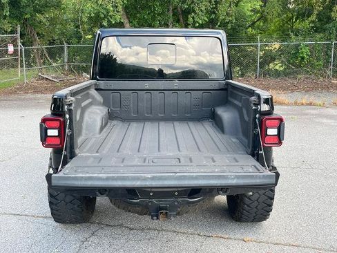 Used 2022 Jeep Gladiator Overland w/ Cold Weather Group AWD/4WD image 4