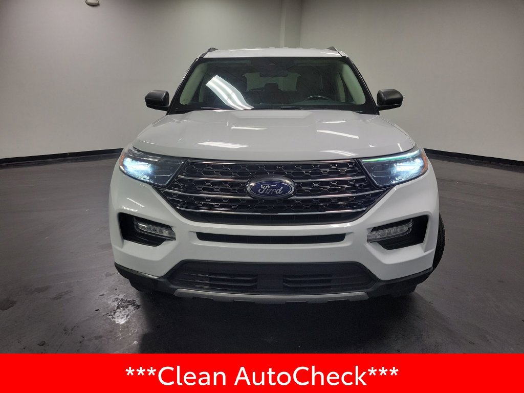 Used 2023 Ford Explorer XLT w/ Equipment Group 202A RWD image 3