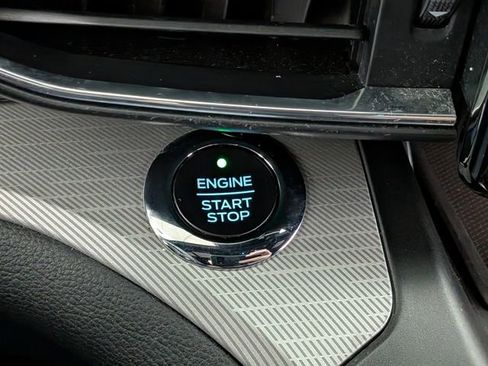 Certified 2020 Ford Explorer XLT w/ Equipment Group 202A image 27