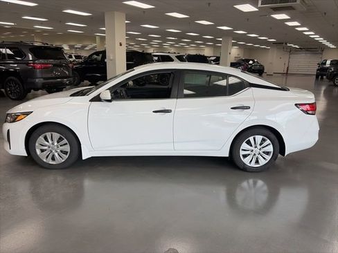 Used 2025 Nissan Sentra S image 4