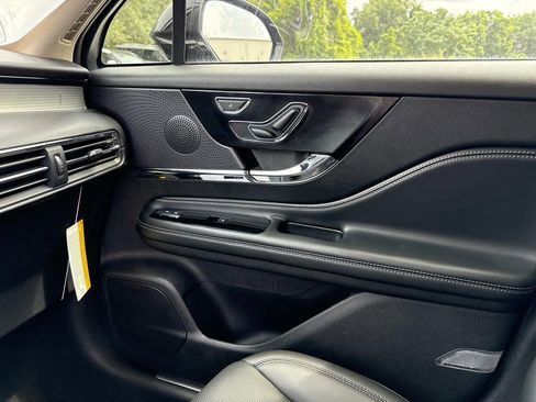 New 2025 Lincoln Corsair FWD w/ Equipment Group 101A image 21