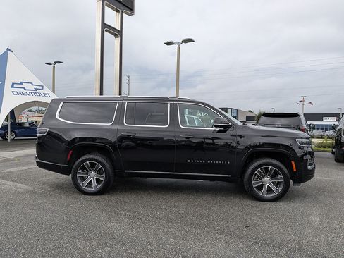 Used 2024 Jeep Grand Wagoneer L 4WD image 2