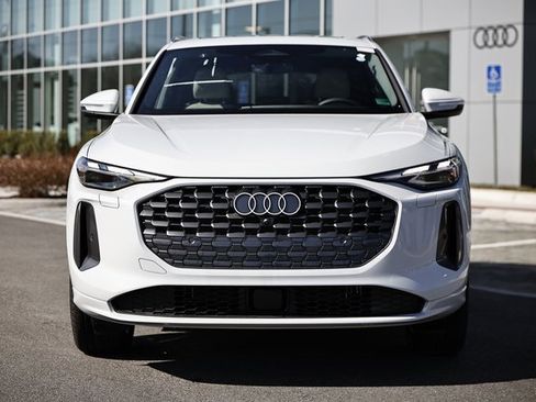 New 2025 Audi Q5 Premium image 12