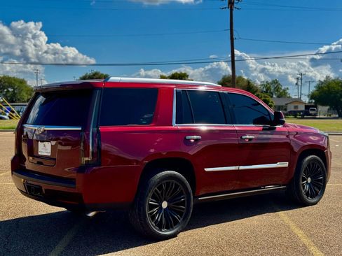 Used 2017 Cadillac Escalade Platinum image 4