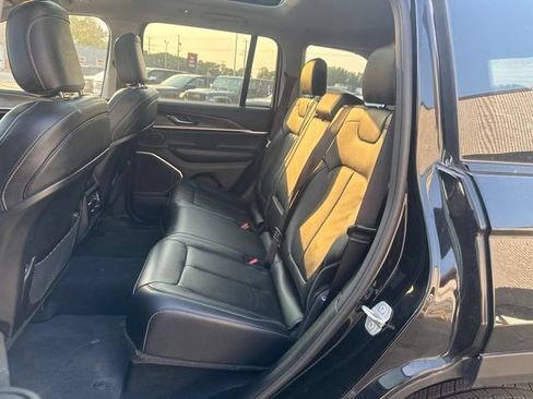 Used 2022 Jeep Grand Cherokee Limited AWD/4WD image 15
