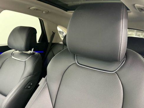 Used 2026 Genesis GV70 2.5T Select image 18