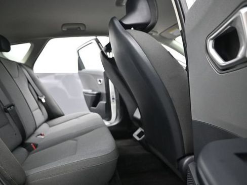 Used 2025 Kia K4 FWD image 21