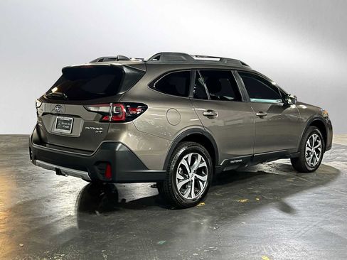 Used 2022 Subaru Outback Limited XT AWD/4WD image 3