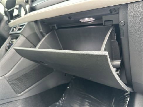 New 2026 Volkswagen Taos SE image 32