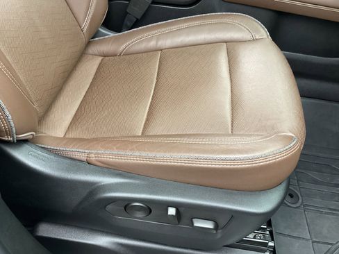 Used 2023 Chevrolet Suburban High Country w/ Premium Package 2 image 19