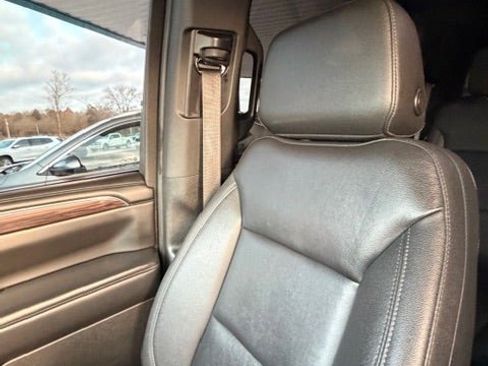 Certified 2023 Chevrolet Tahoe Z71 w/ Luxury Package AWD/4WD image 13