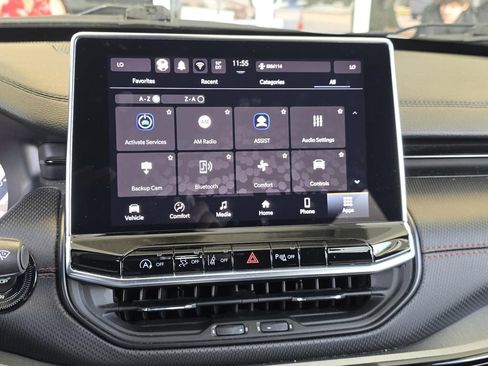 Used 2025 Jeep Compass Trailhawk AWD/4WD image 18