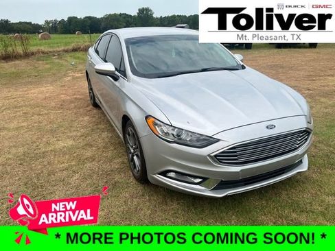 Used 2017 Ford Fusion SE w/ Equipment Group 201A FWD image 1
