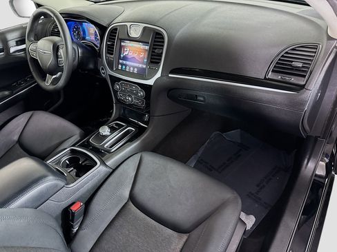 Used 2023 Chrysler 300 Touring w/ Safetytec Plus Group RWD image 30
