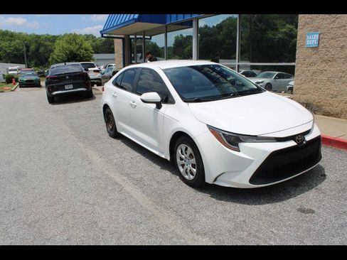 Used 2021 Toyota Corolla LE FWD image 1