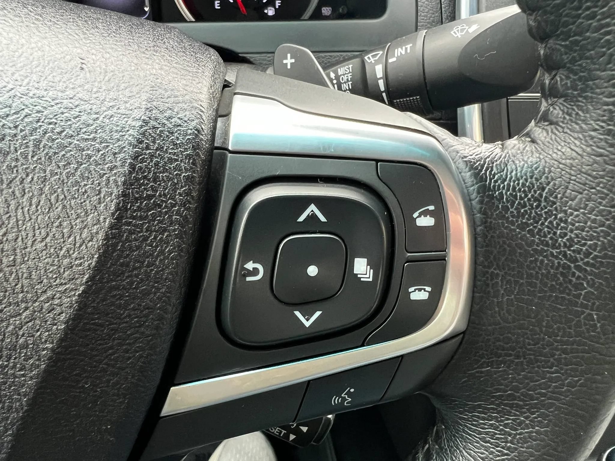 Used 2015 Toyota Camry SE FWD image 22