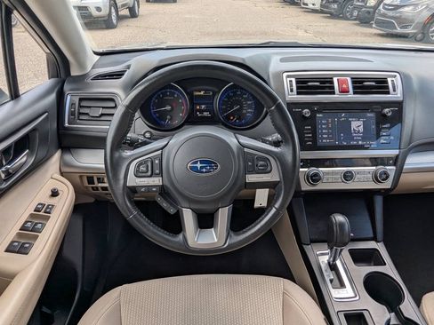 Used 2017 Subaru Outback 2.5i Premium AWD/4WD image 16