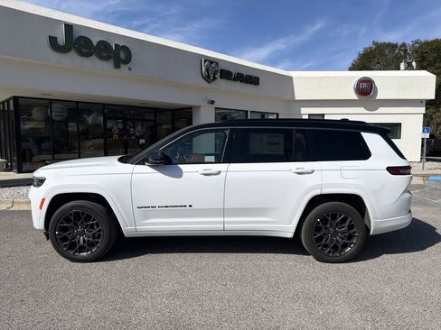 New 2026 Jeep Grand Cherokee L Summit image 7