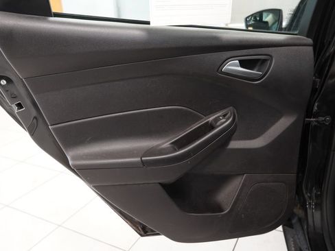 Used 2014 Ford Focus SE w/ SE Winter Package FWD image 26