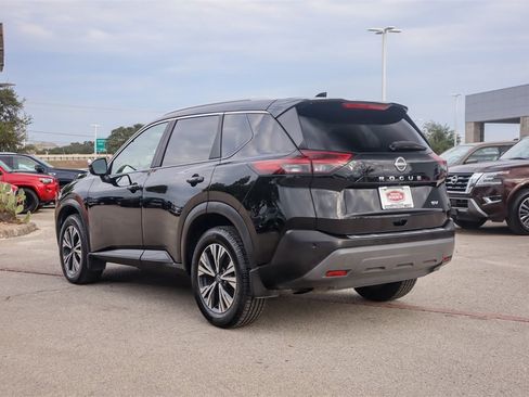 Used 2022 Nissan Rogue SV w/ SV Premium Package image 6