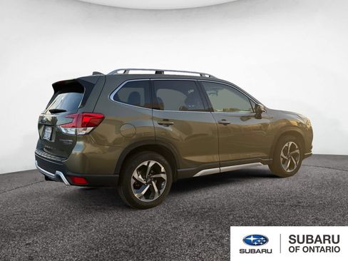 Used 2023 Subaru Forester Touring image 5