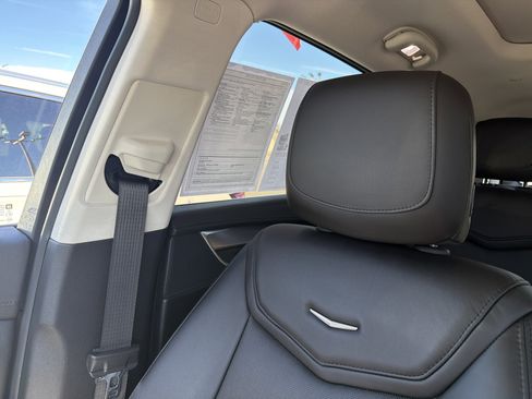 Used 2018 Cadillac XT5 Luxury w/ Driver Awareness Package image 20