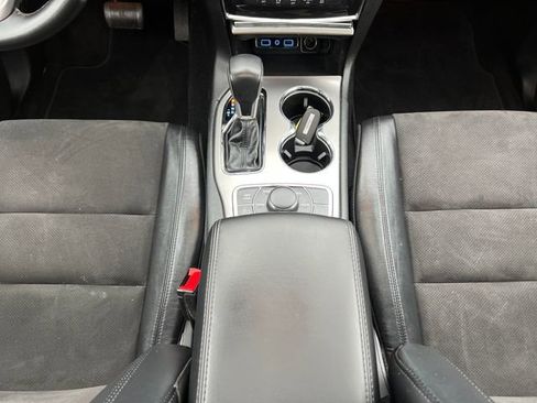 Used 2022 Jeep Grand Cherokee Laredo X image 23