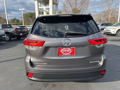 Used 2019 Toyota Highlander XLE image 6