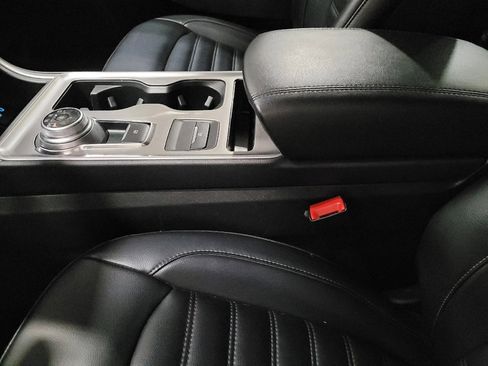 Used 2024 Ford Edge SEL image 26