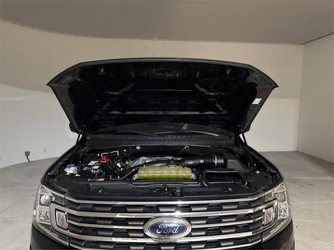 Used 2019 Ford Expedition Max XLT image 18