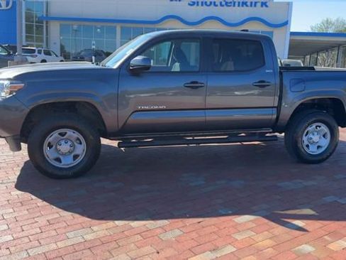 Used 2023 Toyota Tacoma SR5 RWD image 7