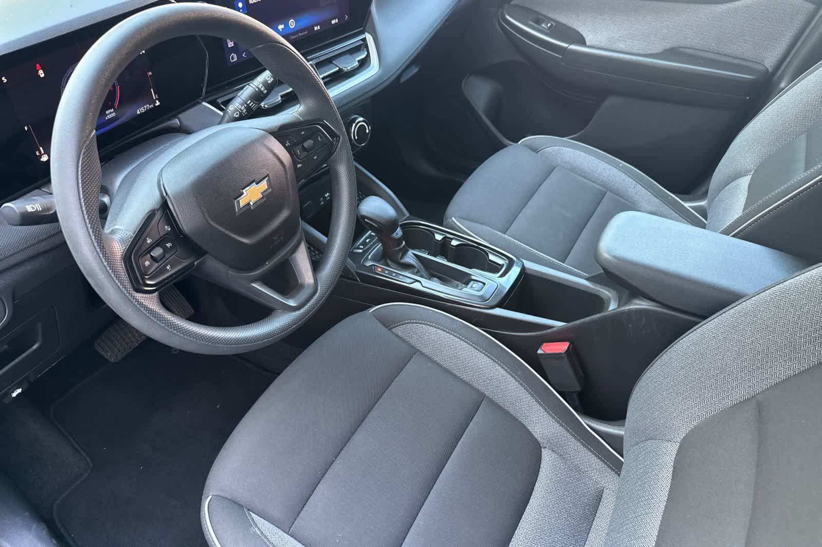 Used 2025 Chevrolet TrailBlazer LT AWD/4WD image 13
