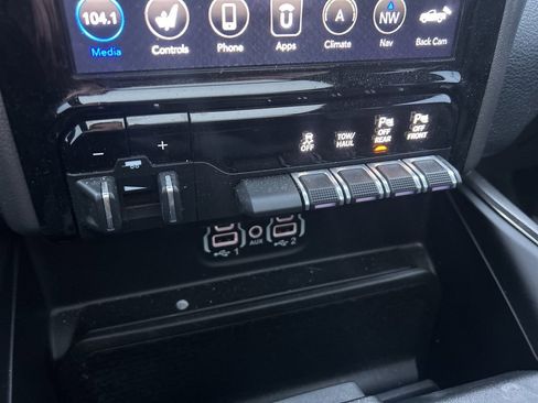 Used 2020 RAM 1500 Sport w/ Leather & Sound Group image 18