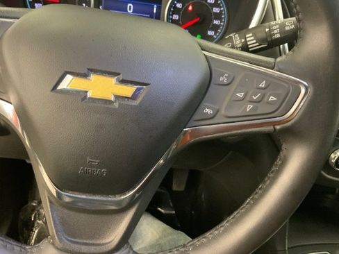 Used 2021 Chevrolet Equinox LT w/ Driver Convenience Package image 22