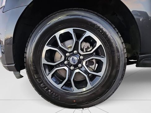 Used 2024 Ford Expedition XLT image 25