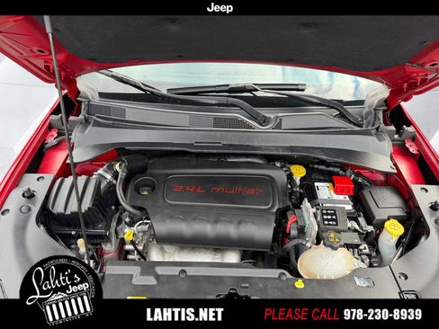 Certified 2022 Jeep Compass Limited w/ (RED) Package image 18