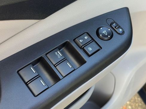 Used 2014 Honda CR-V LX image 11