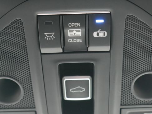 Used 2019 Genesis G80 3.3T Sport image 32